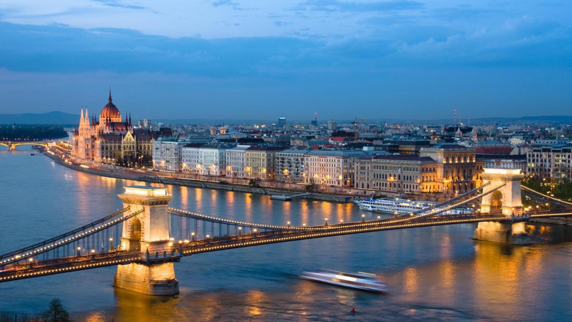 Little Americas National Parks Apartments Budapest Exterior photo